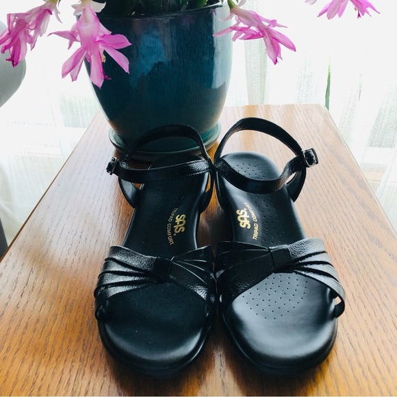SAS 8 M Strappy Black Patent Leather Comfort Sandals NWOT - Picture 3 of 10